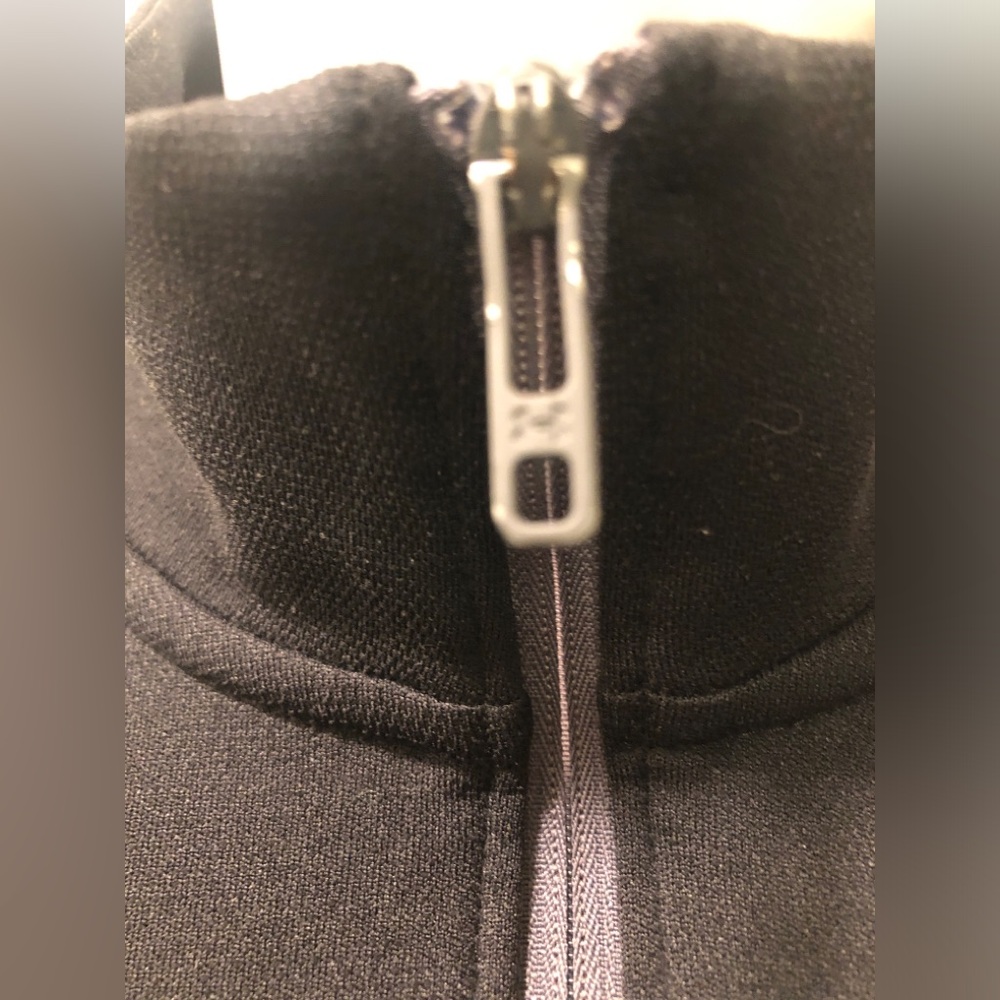 Women's UnderArmour Black Golf Jacket - Picture 5 of 8
